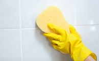 Takarítás a fürdőszobában – a sok forró gőz miatt a fürdőszobák takarítása különös alaposságot igényel